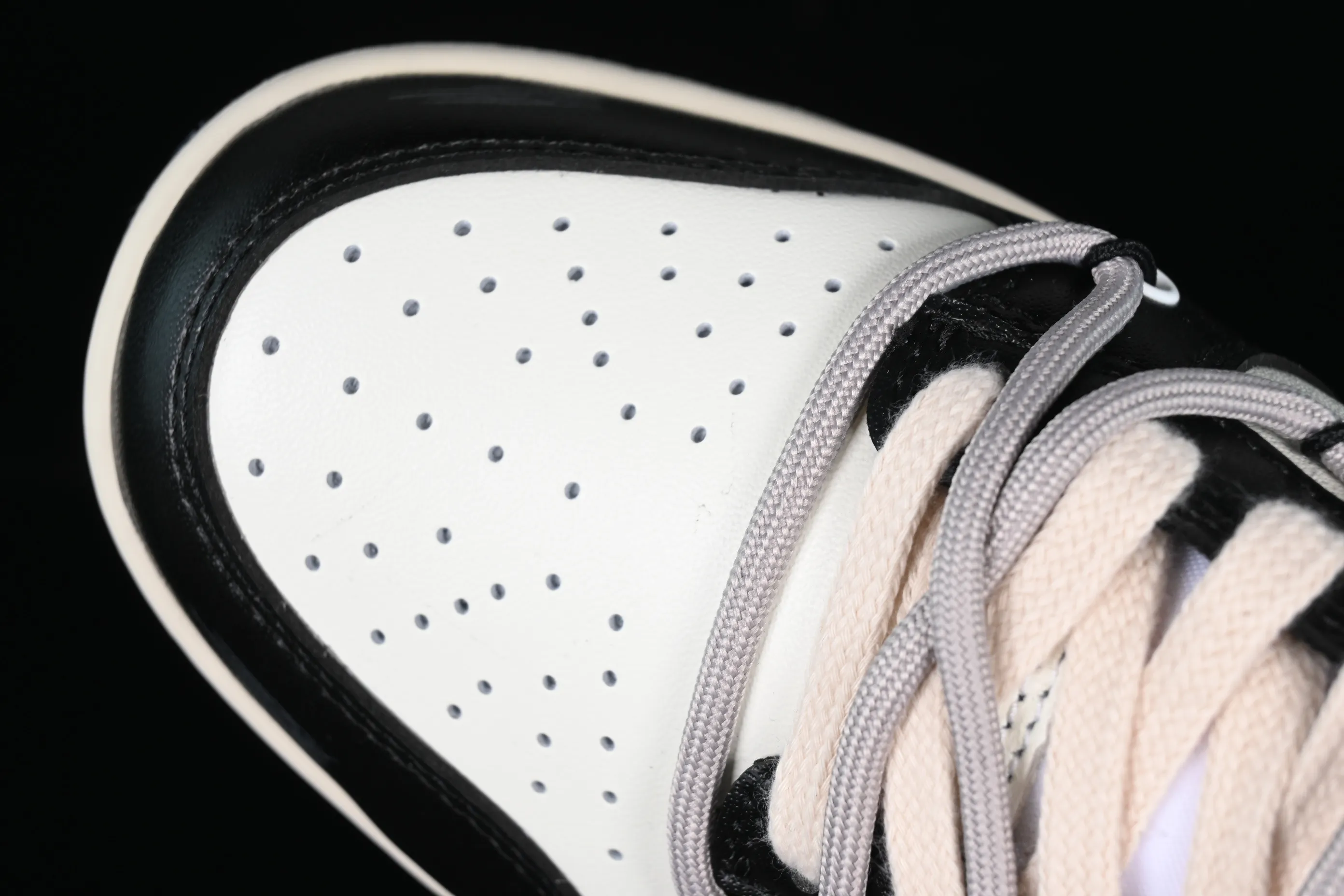 All Categories Nk SB Dunk Series Nk SB Dunk Low Low-top sneakers Nk Dunk Low Retro Panda Prank Space Exploration Star Trek Customized version of deconstructed straps retro distressed Panda low-top sneakers DD1391-100